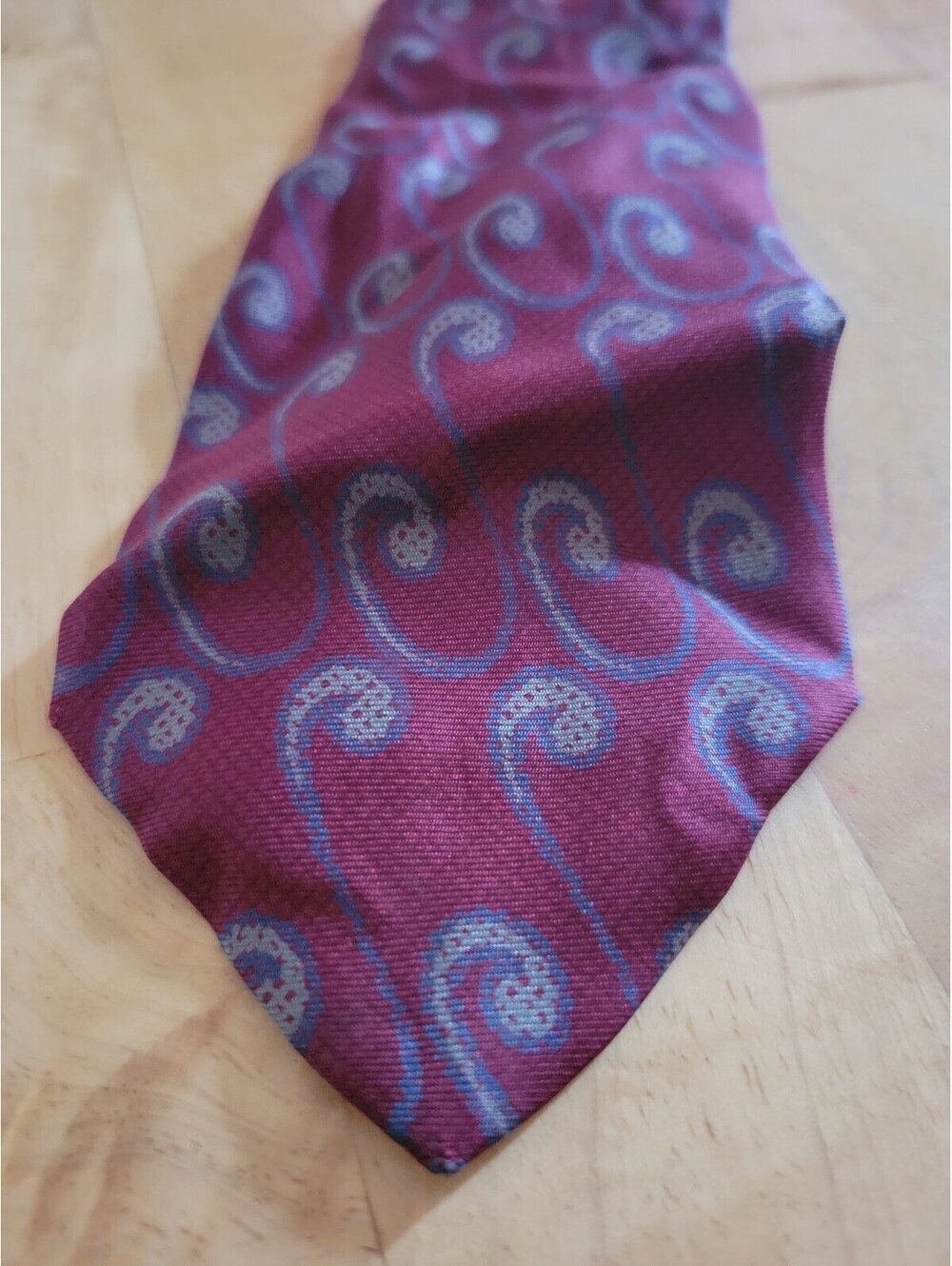 Vintage Valentino Cravatte Men's 100% Silk Geometric Designer Necktie Italy